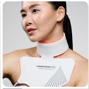 CurrentBody Skin LED Neck & Décolletage Mask: Series 1